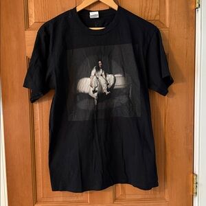 Billie Eilish Size Medium Contest Black Graphic Short Sleeve Tee T-Shirt